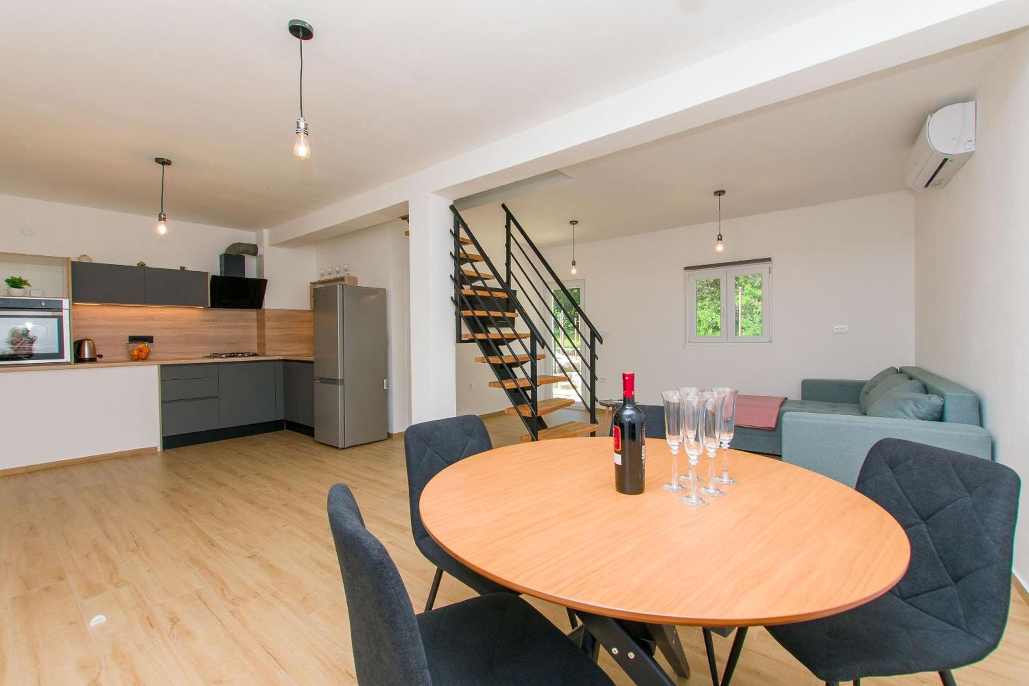 Apartment Petea 오미스 외부 사진