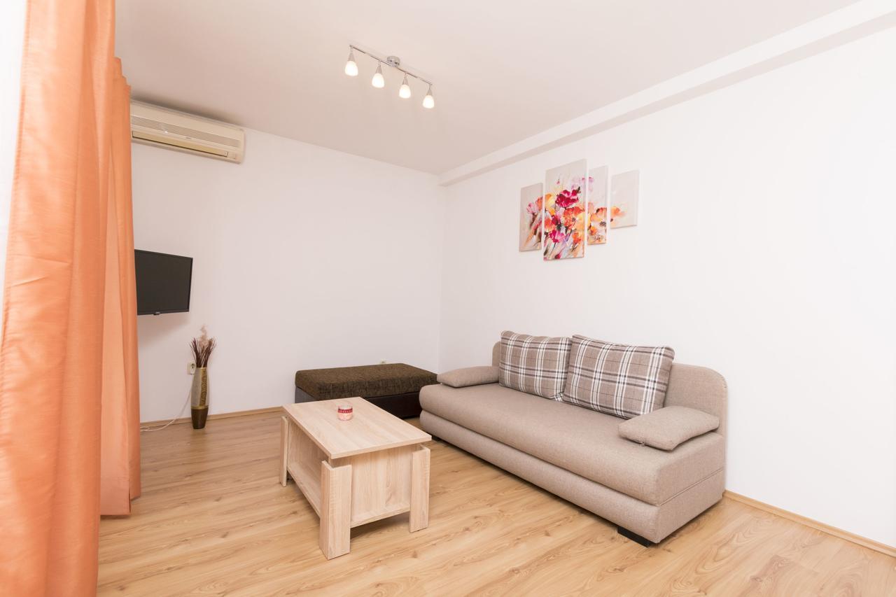 Apartment Petea 오미스 외부 사진