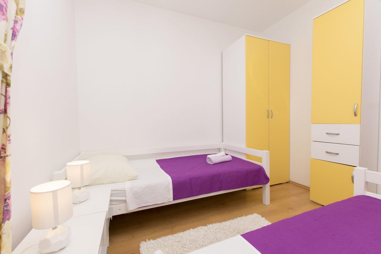 Apartment Petea 오미스 객실 사진
