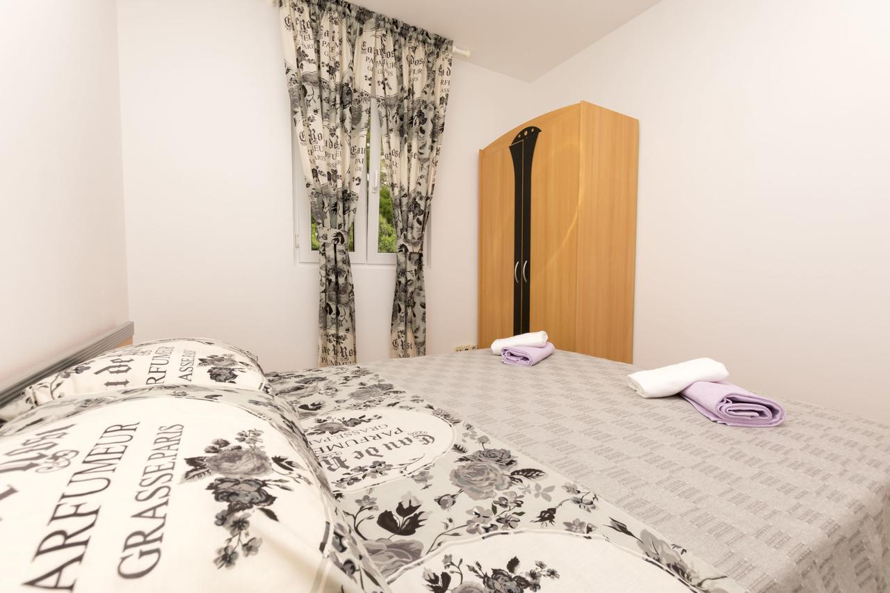 Apartment Petea 오미스 외부 사진