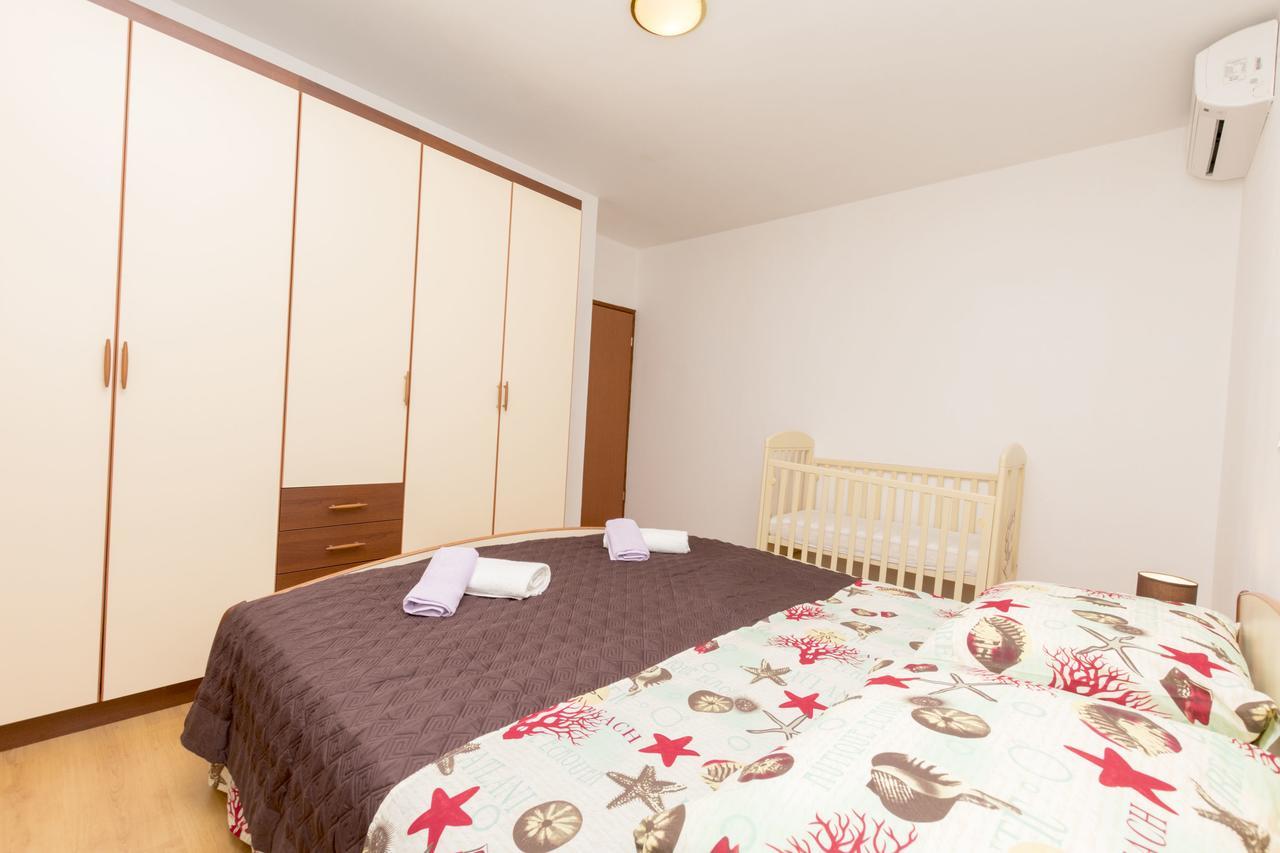 Apartment Petea 오미스 외부 사진