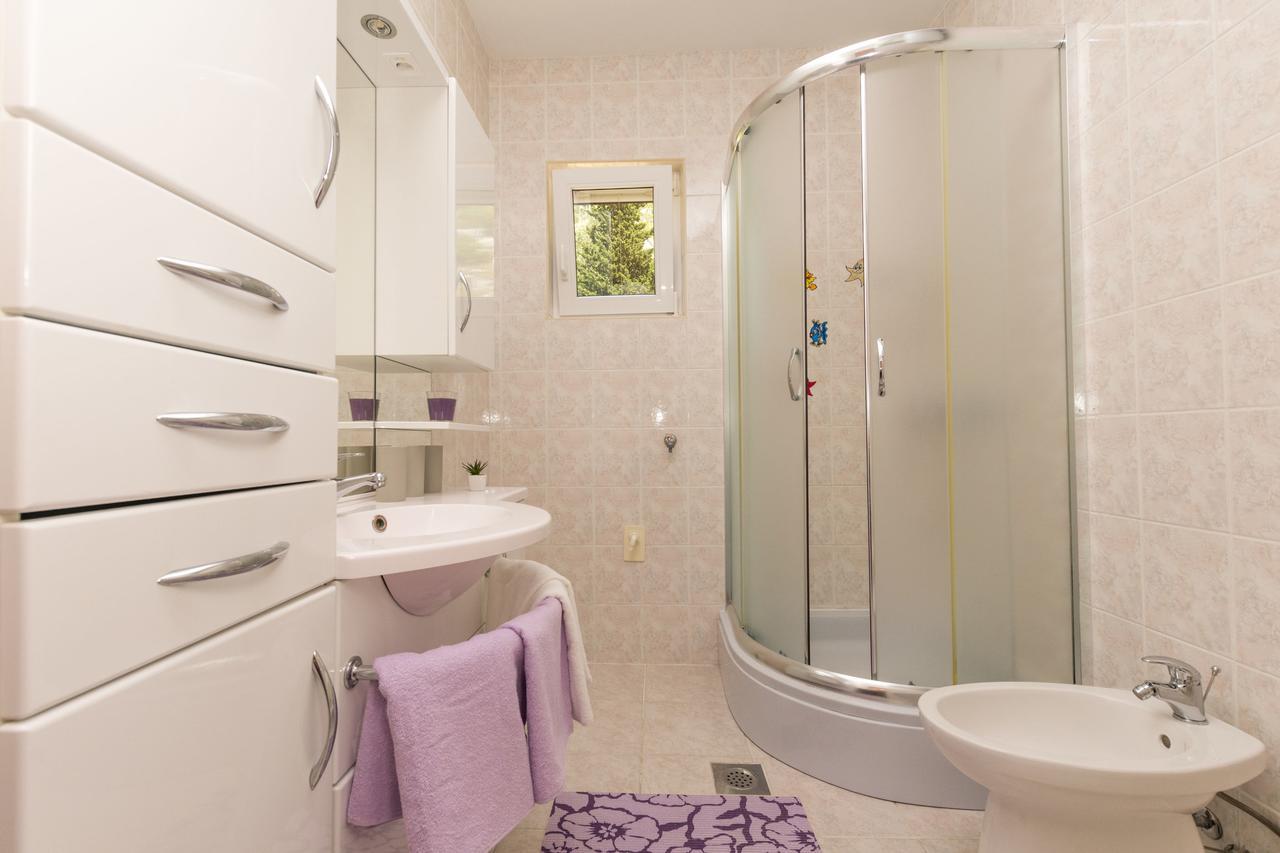 Apartment Petea 오미스 외부 사진